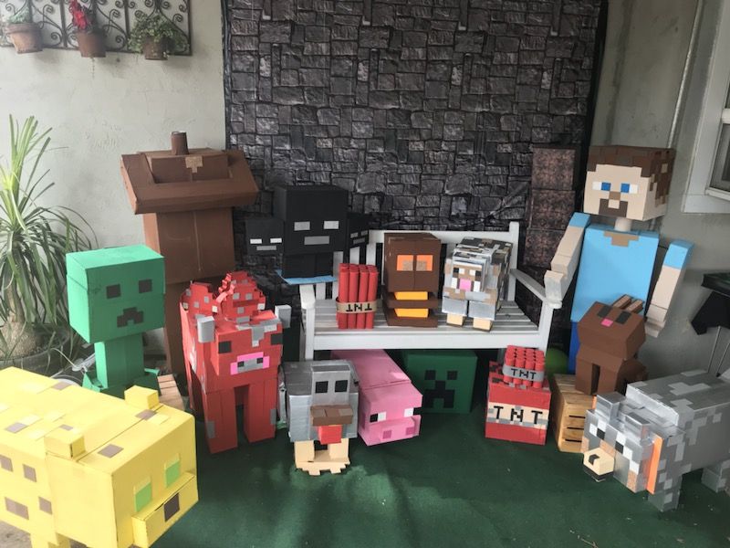 Minecraft party decorations