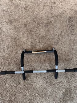 Pull up bar