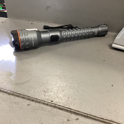 Nebo Davinci 3200L Rechargeable Flashlight 
