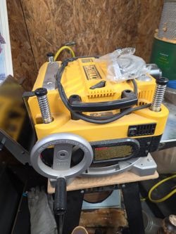 DeWalt Thickness Planer