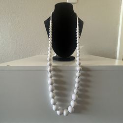 Women’s Fashion Jewelry White & Silver Beaded Necklace Lobster Closure, Size 18”