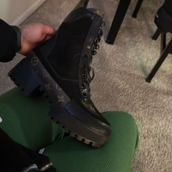 Lv Boots 