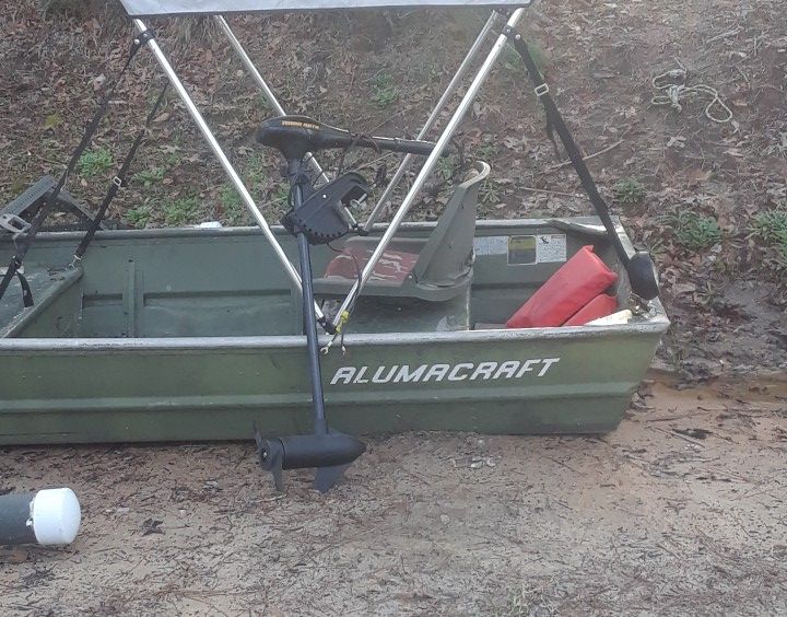 Alumacraft 12 ft flat bottom Jon Boat