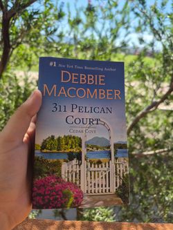 311 Pelican Court by Debbie Macomber