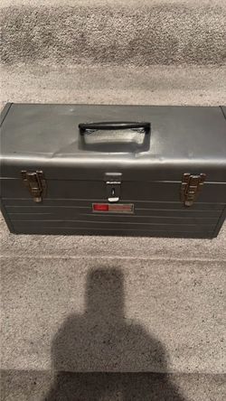 Craftsman metal toolbox