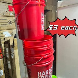 ❤️$3❤️ all-purpose 5-gallon bucket can be used to haul tools or store and transport liquids.  Pick-up is available in LA > Los Angeles 90032, (Near Do