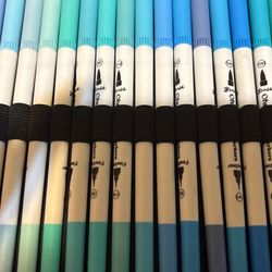 160 Piece Ohuhu Marker Set With 2 Classic Horror Coloring Books