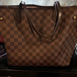 Louis Vuitton Neverfull 