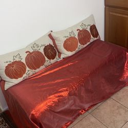 Sofa Kitchen With Two Pillow