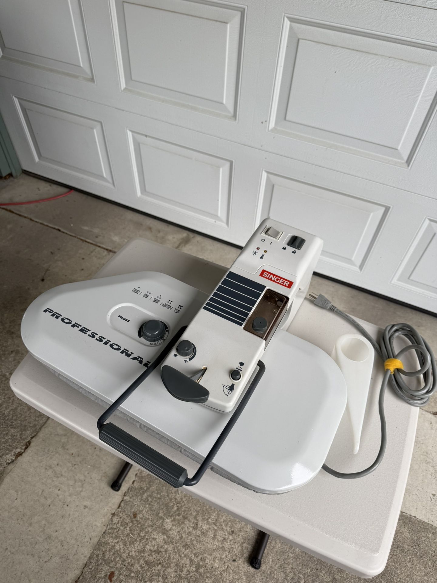 Steam Press Iron, Singer, Professional 6S