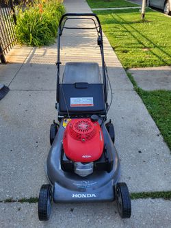 Lawnmover Honda Self Propelled In Excellents Conditions
