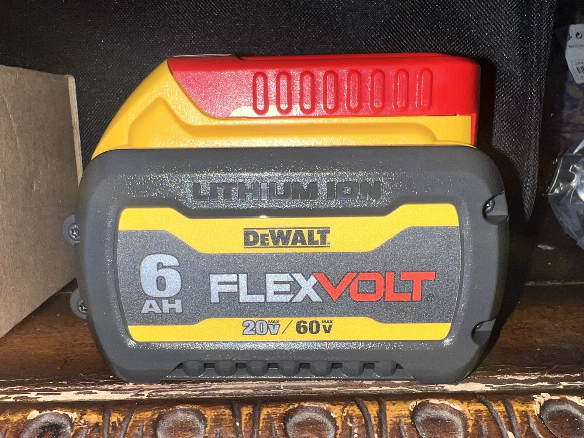 FLEXVOLT 20V/60V MAX Lithium-Ion 6.0Ah Battery Pack
