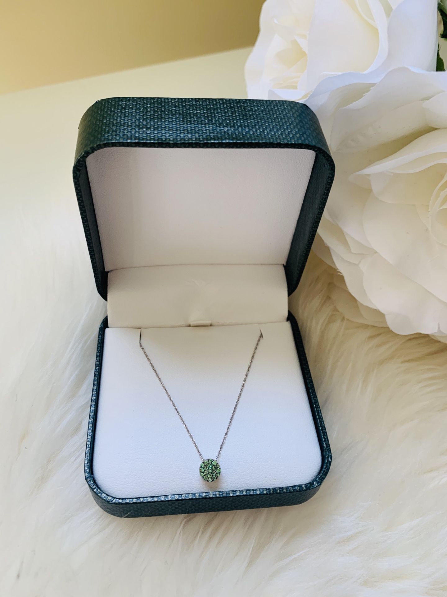 Necklace for Women Light Green Emerald