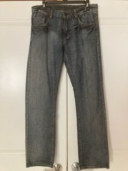 Brand New! Buffalo jeans with straight leg cut, button fly, and contrast stitching throughout. Men size 32x30.
