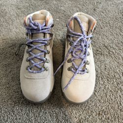 NWT Columbia Hiking boots 