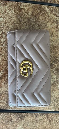 Gucci GG Marmont Continental Wallet Beige Chevron Quilted Gold GG