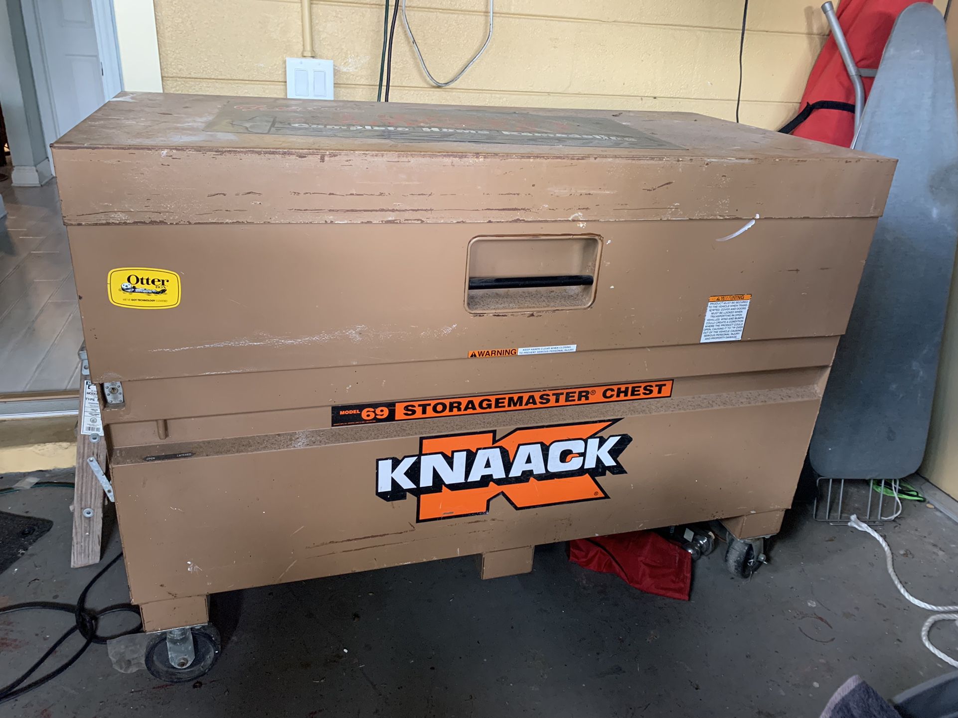 Knaack Model 69 Storagemaster chest 