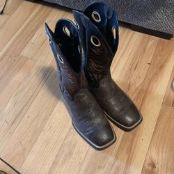 Men’s cowboy boots 9.5