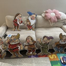 7 DWARF CUTOUTS