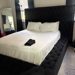 Queen Size Luxury Storage Bed – Black Tufted – $500
