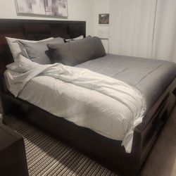 King bedroom set. Good condition 500.00 