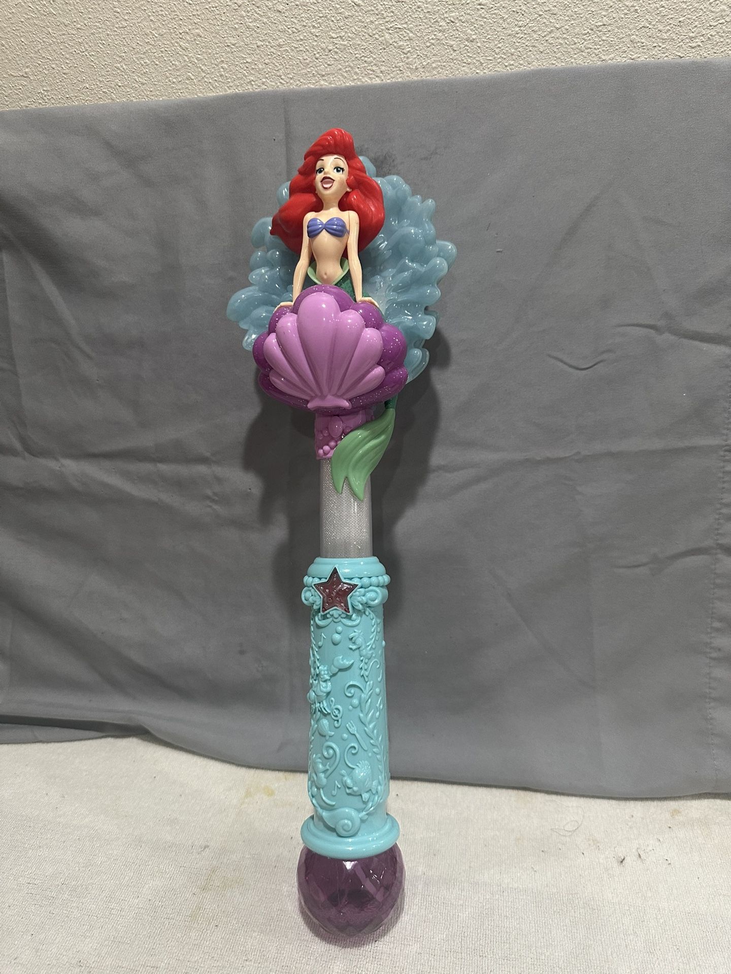 Disney Lil Mermaid Ariel Light Up Sound & Bubbles Wand