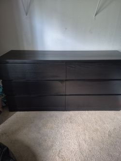 Black free handle dresser