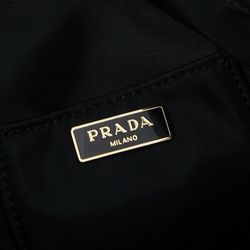 The appearance is high-end and versatile. The materials of the bag are nylon and sheepskin, which are super textured and soft and delicate to the touc