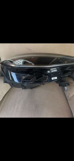 OEM Volkswagen ID.4 Right Passenger Side LED Headlight (Part # 11A.941.036.B)