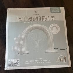 Inflatable arch sprinkler