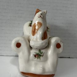 Sassy Cat On Chair Salt And Pepper Shakers By Frizzelle 1980