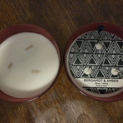 New Bergamot & Amber scented Candle