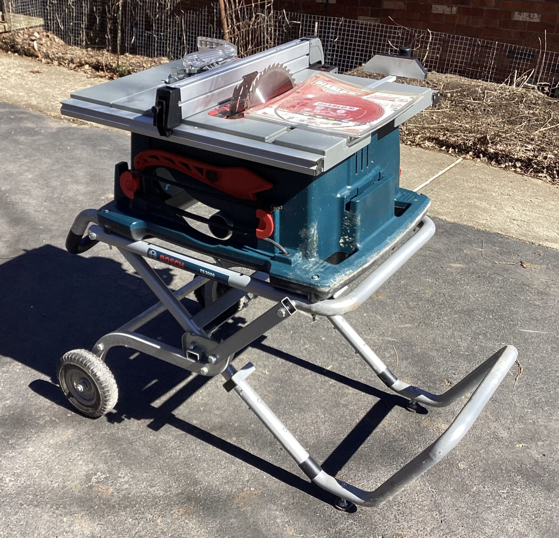 Bosch 4100 Table Saw w/TS3000 Gravity Rise Stand