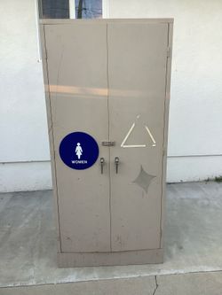 Storage cabinet