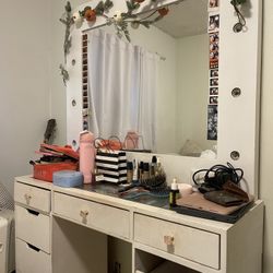 makeup vanity need gone ASAP