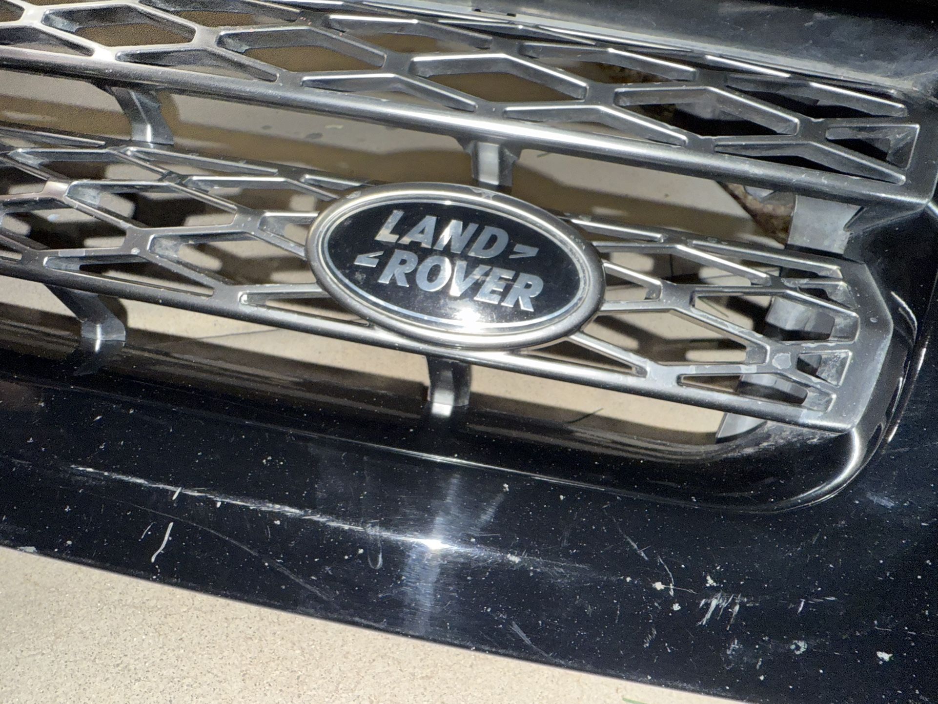 Land Rover Grill and Parts