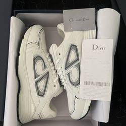 Dior B30 Throw Offer