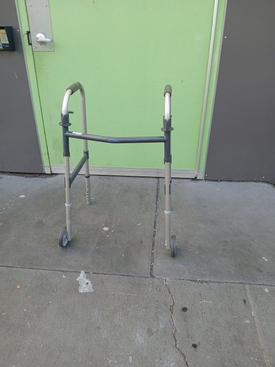Walker Good Cond  Rolling Wheels
