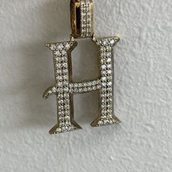 Yellow Gold 14k Initial Pendant with 1.65 TWT Round Diamonds (GH, VS2)