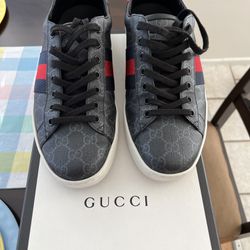 GUCCI MEN SNEAKERS, SIZE 9 LIKE NEW. 