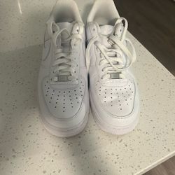 Men’s Air forces White Size 9