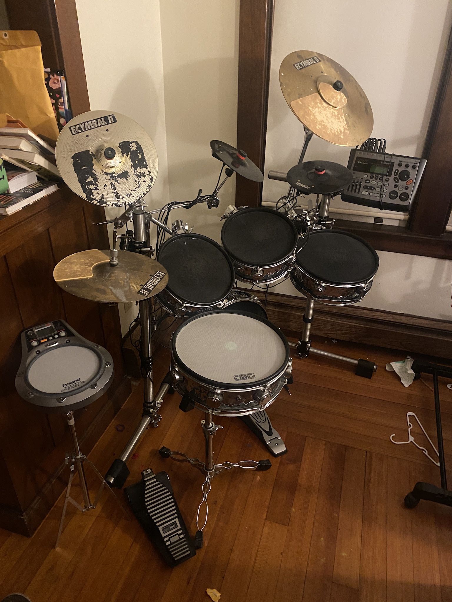 Roland TD-8 V-drum Module With Hart Mesh Head Drum Kit