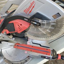 Milwaukee Miter Saw 
