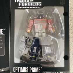 Transformers Universe Optimums Prime Deluxe Class