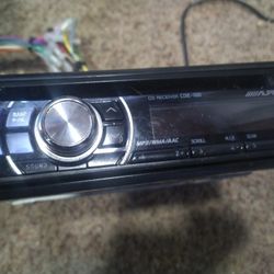 ALPINE IN DASH CD PLAYER