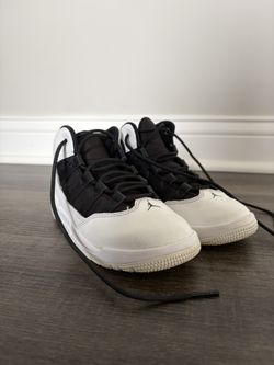 Kid Jordan Max Aura Black/White