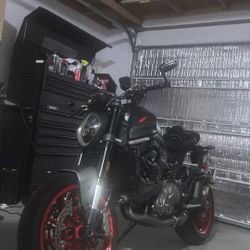  Ducati Monster 937 Plus 2022
