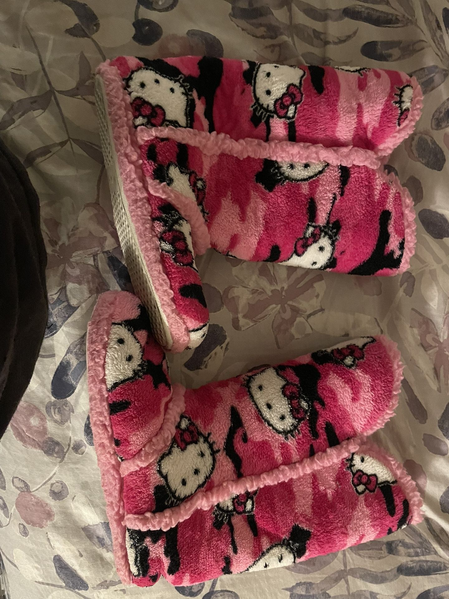 Hello Kitty Slippers