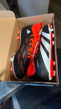 Soccer Cleats Size 5 Y