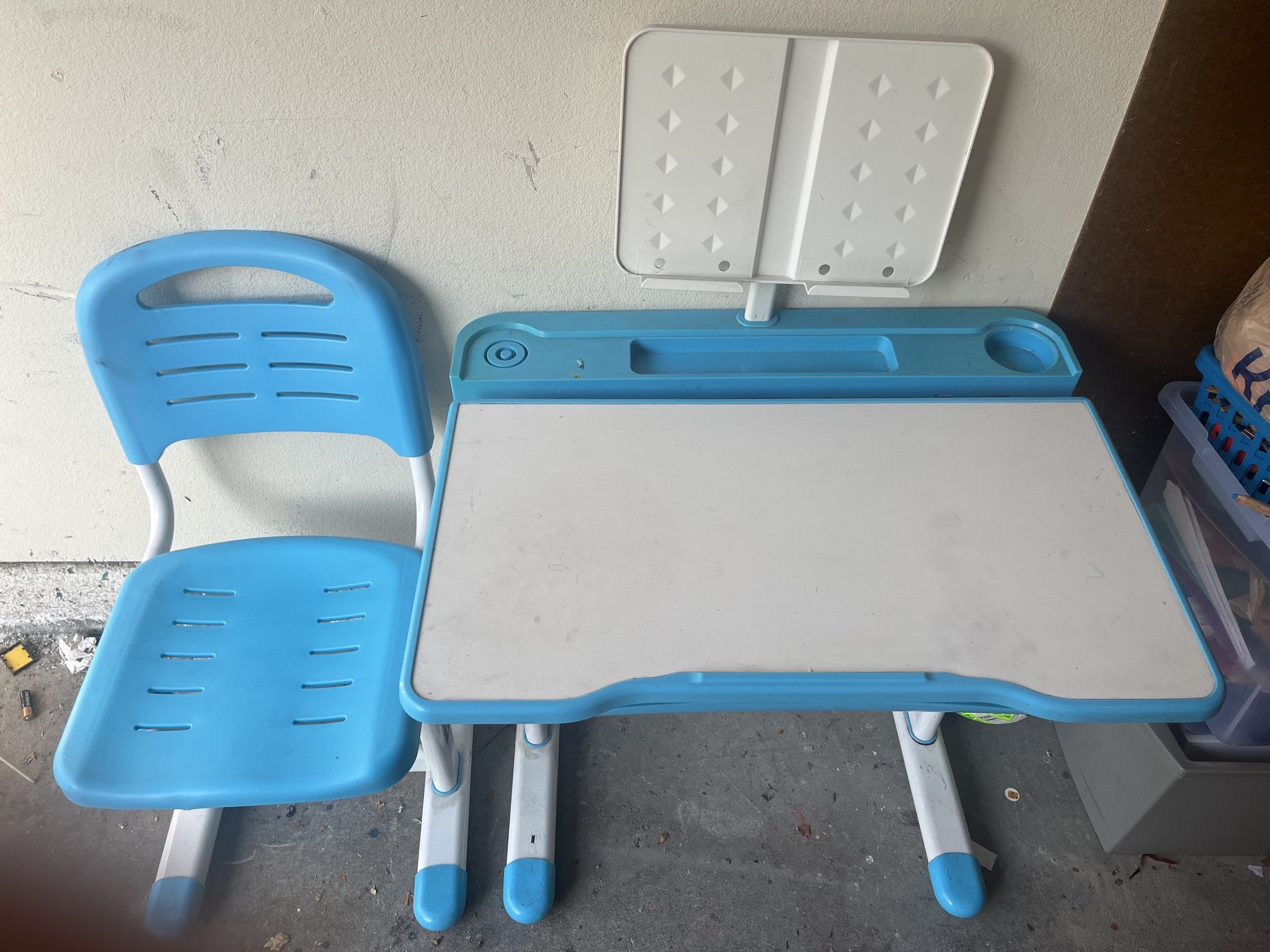 Kids Adjustable Desk And Chair